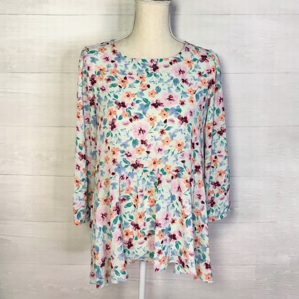 Elle size small Multicolor Floral Top